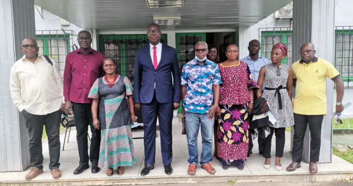 operation-un-journaliste-un-terrain-un-journaliste-une-maison-jean-claude-coulibaly-passe-a-loffensive